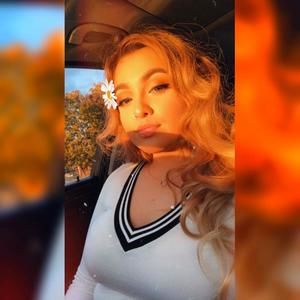 Meet your Posher, Stephany